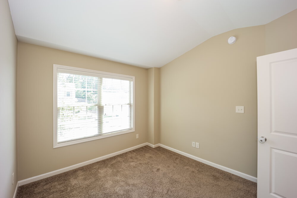 Building Photo - 114 St Charles Pl