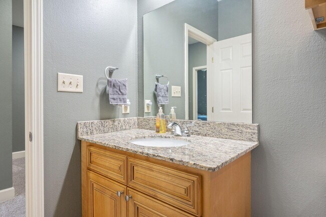 Building Photo - 406 Arbor Lake Dr