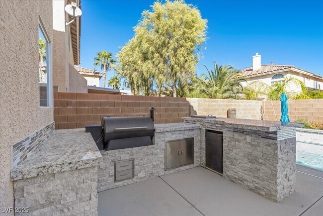 Building Photo - 10902 Fintry Hills St