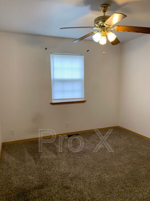 Building Photo - 4569 E Zora St