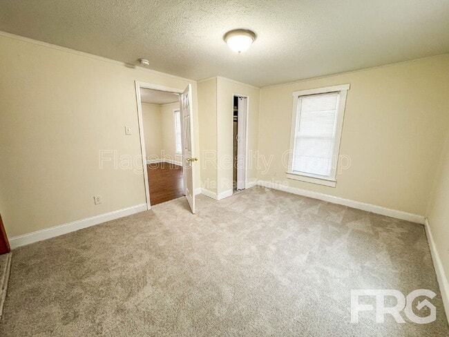 Building Photo - 914 Seaboard St