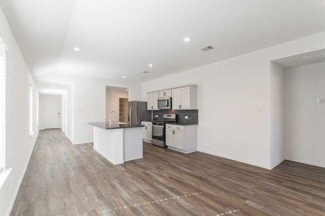 Building Photo - 24314 Pebble Cres Ln