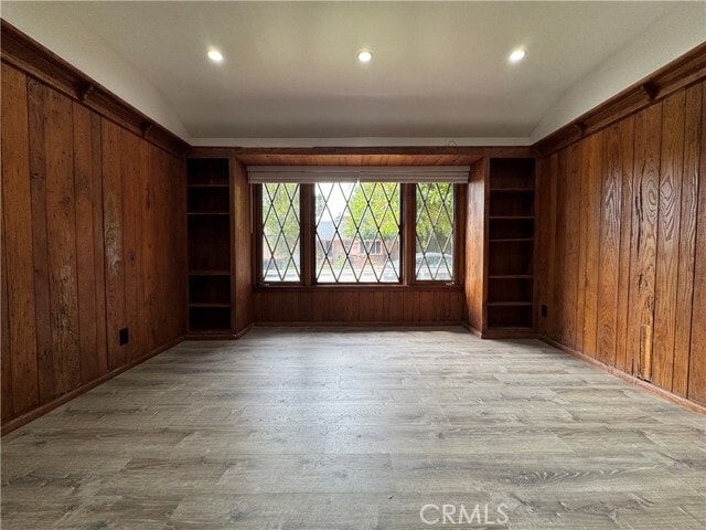 Building Photo - 2212 Linda Flora Dr