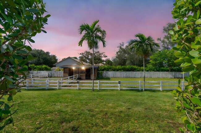 Building Photo - 7447 NW 82nd Terrace