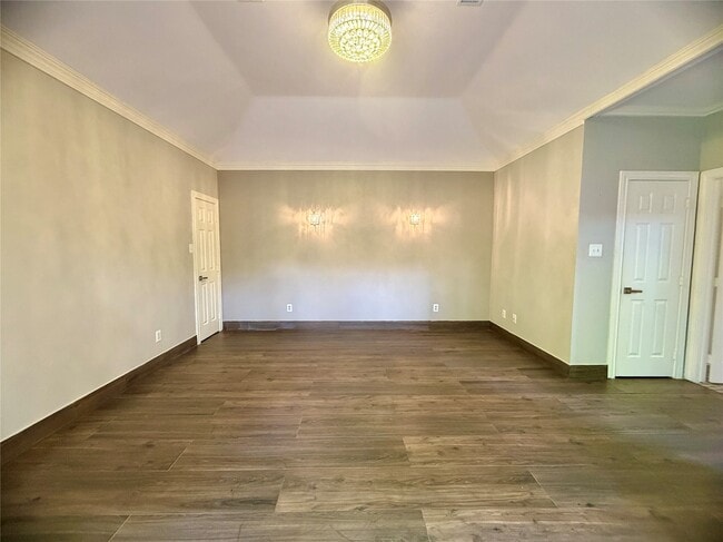 Building Photo - 8006 Oakwood Bend Dr