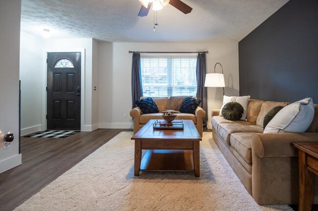 Building Photo - 1339 Sanders St