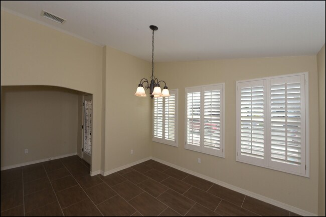 Building Photo - 3131 Red Orchard Dr