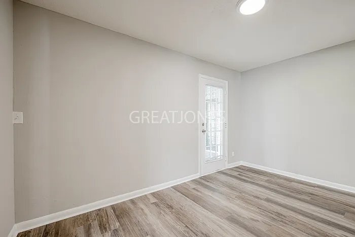 Building Photo - 3026 Gleason Ave