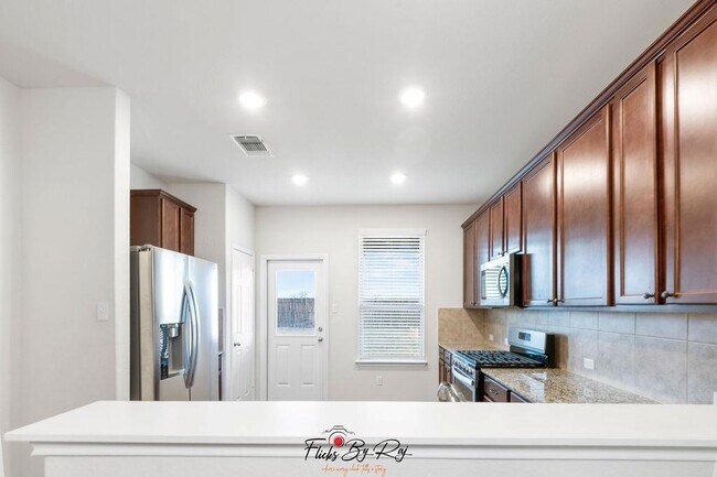 Building Photo - 279 Zuma Dr