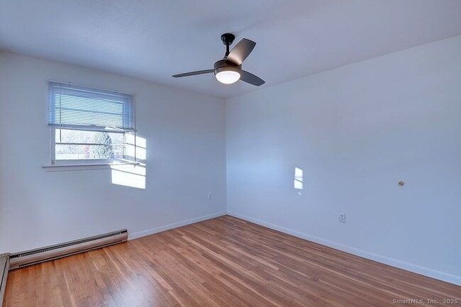 Building Photo - 139 Phyllis Dr