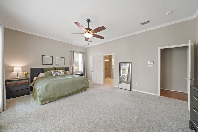 Building Photo - 1413 W 26th St