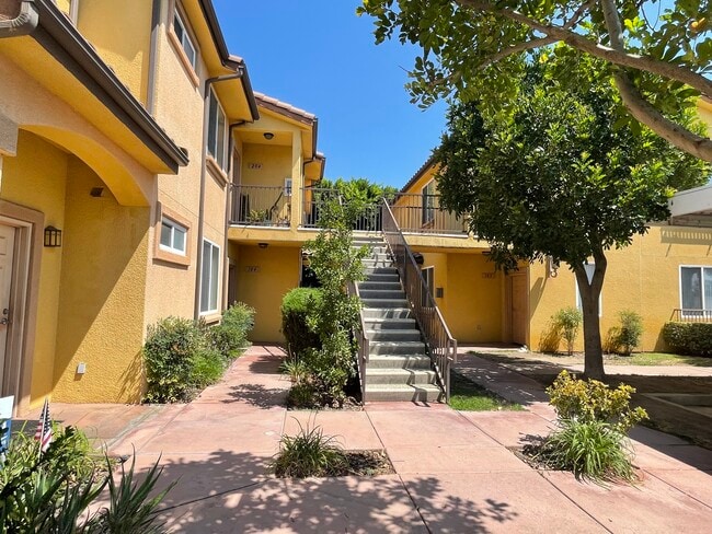 Building Photo - 10201 Remmet Ave