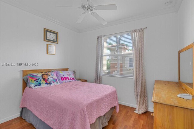 Building Photo - 2712 SW 120th Terrace