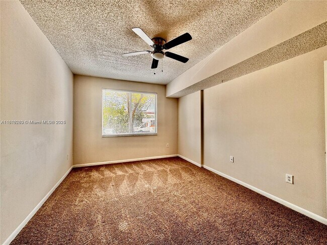 Building Photo - 6968 SW 39th St