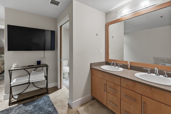 Building Photo - 101 N Tejon St