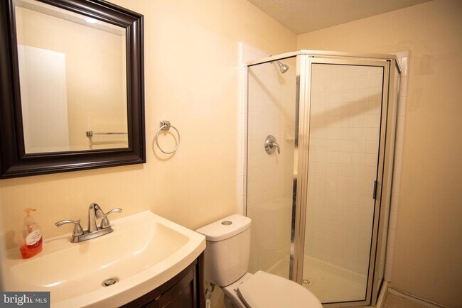 Building Photo - 10038 Chatelaine Cir