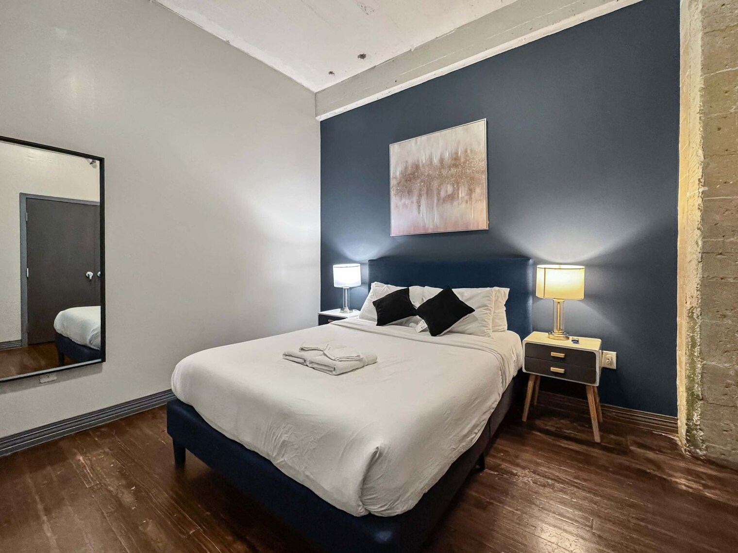 Building Photo - 555 Evergreen St