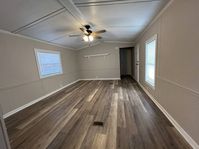 Building Photo - 97 White Oak Village