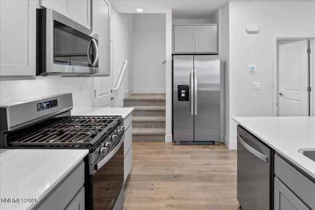 Building Photo - 1629 Icelandic Wy