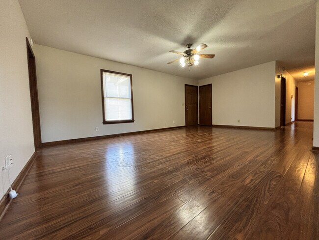 Building Photo - 134 Church Cross Rd