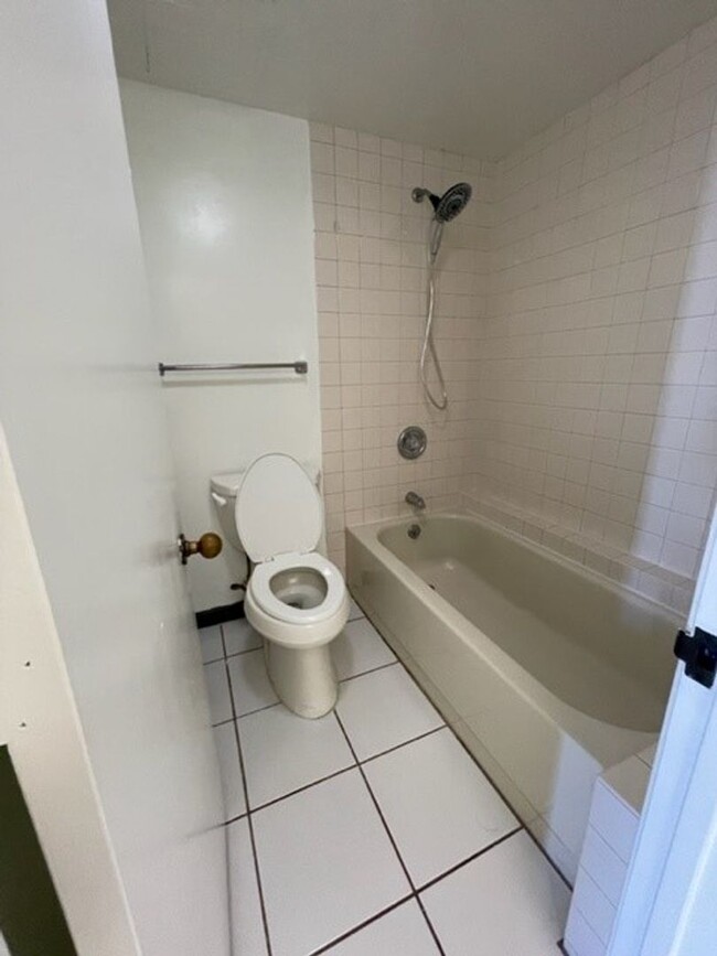 Building Photo - Honolulu Park Place - 2 Bedroom, 2 Bathroo...