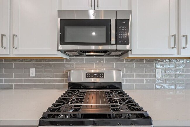 Building Photo - NEWLY BUILT HOME IN LAVEEN OFF 202 & DOBBI...