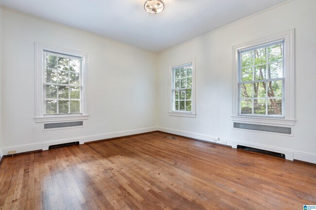 Building Photo - 1404 Morningside Dr