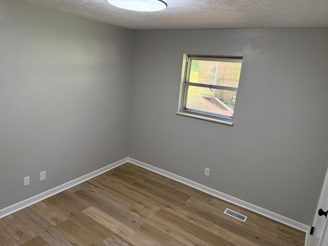 Building Photo - Renovated Rocky Hill Home