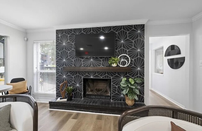 Building Photo - 2020 Plantation Dr