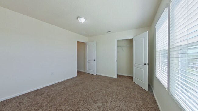 Building Photo - Gorgeous 5 Bedroom Home in Alta Lakes!