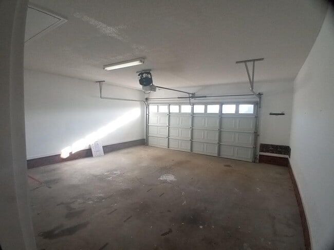 Building Photo - 3525 Drayton Dr