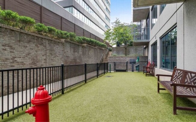 Building Photo - 3380 Peachtree Rd NE