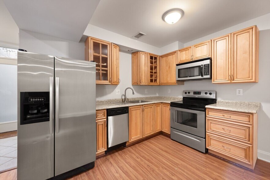Building Photo - 3459 Holmead Pl NW