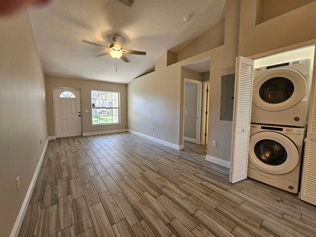 Building Photo - Charming 2-Bedroom, 2-Bath Condo with Private End-Unit Location!