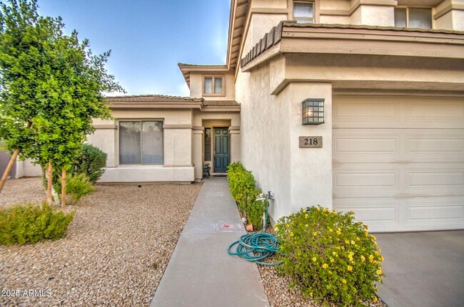 Building Photo - 218 E Sunburst Ln