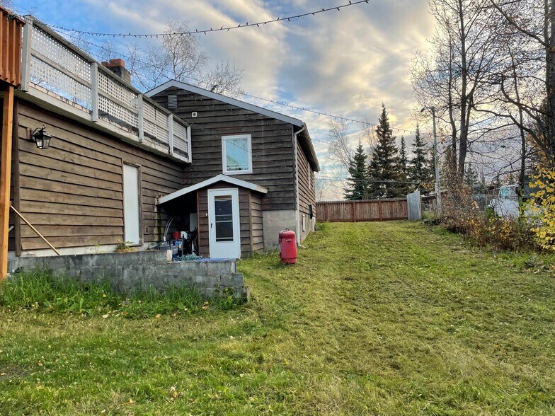 Building Photo - 3612 Arkansas Dr