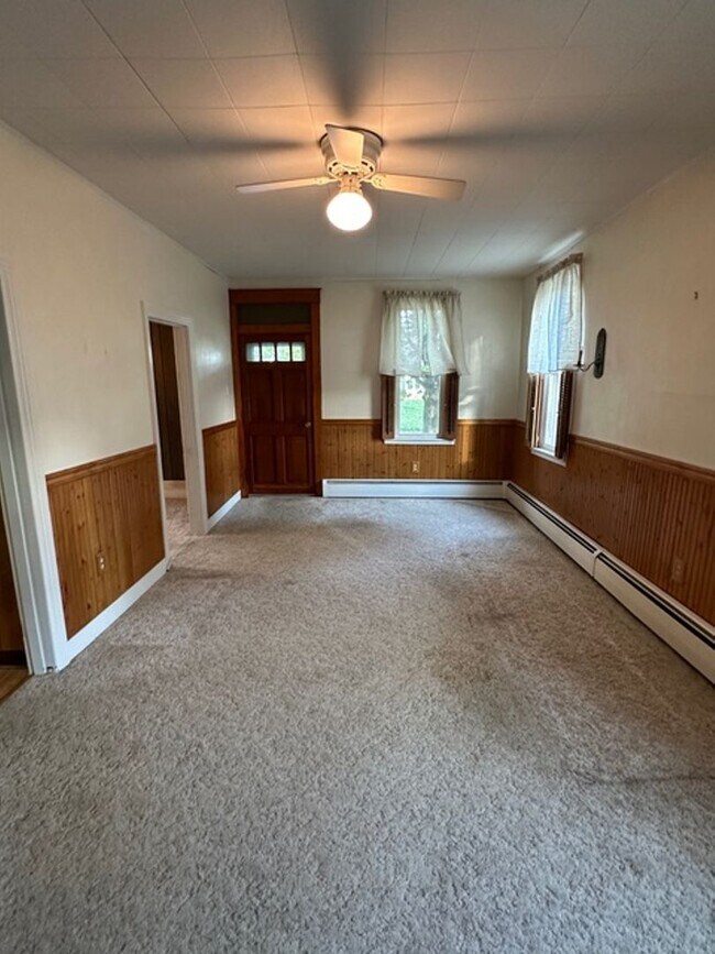 Building Photo - 3 Bedroom 1 Bathroom Myerstown Single Home