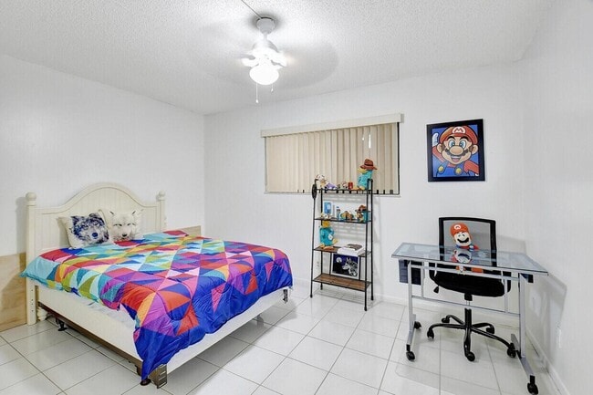 Building Photo - 5220 Las Verdes Cir