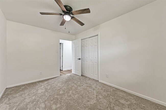 Building Photo - 229 Burkett St