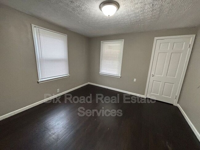 Building Photo - 144 Niagara Ave