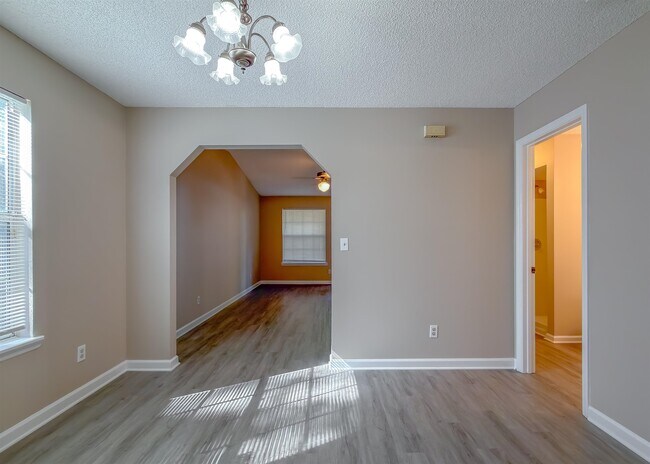 Building Photo - 2415 Talco Hills Dr