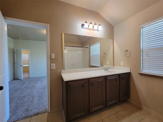 Building Photo - 2515 Wynngate Dr