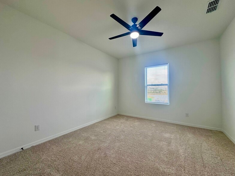 Building Photo - 3025 Prospect Trl