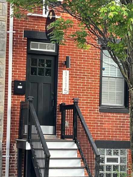 Primary Photo - 1115 W Lombard St