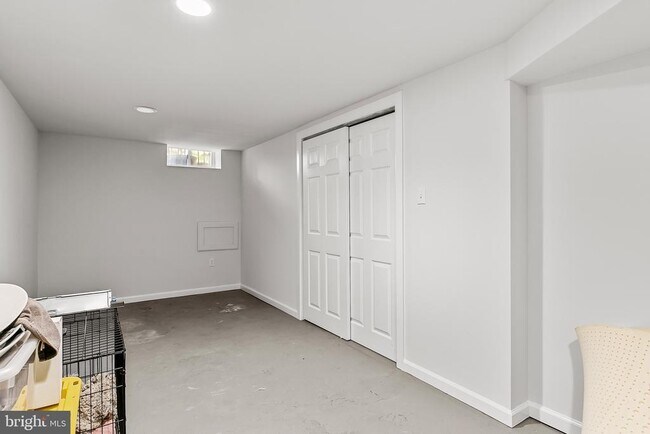 Building Photo - 963 N 6th St