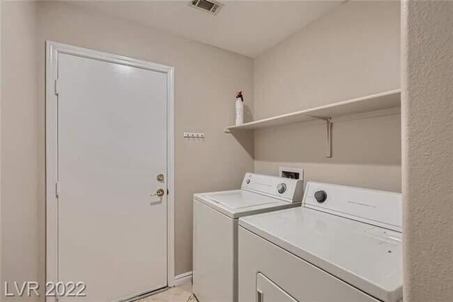 Building Photo - Charming Single-Story Home in Gated Community with Resort-Style Amenities!