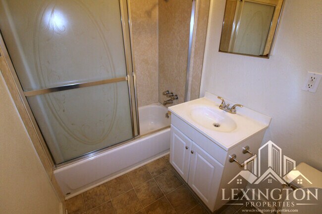 Building Photo - 3821 El Oro St