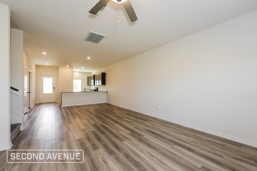 Building Photo - 9633 Sierra Grande Dr