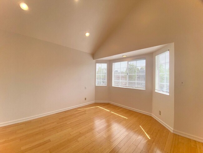 Building Photo - Modern 3BR Home in Nantucket Cove with Dual Suites & Prime Commuter Access