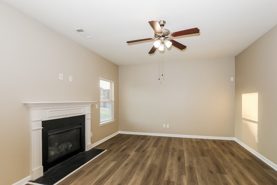 Building Photo - 337 Madison Grace Ave